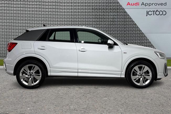 AUDI Q2 Photo 4