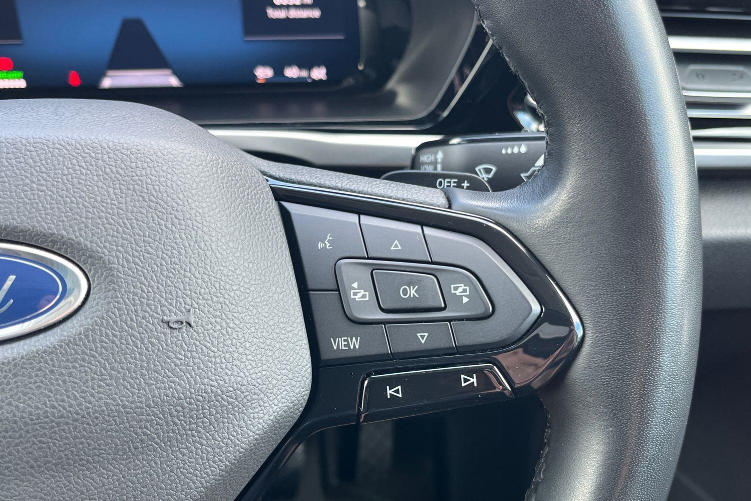 Ford TRANSIT CONNECT Photo 8