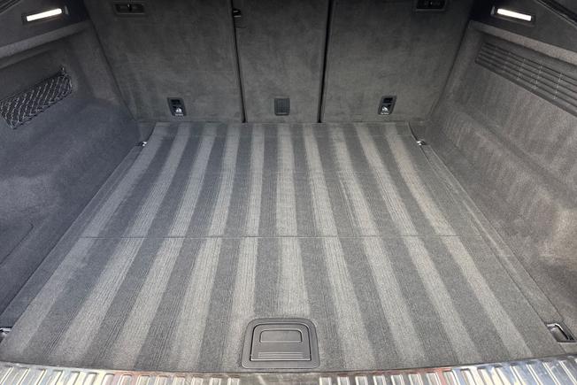 Audi SQ8 Photo 12