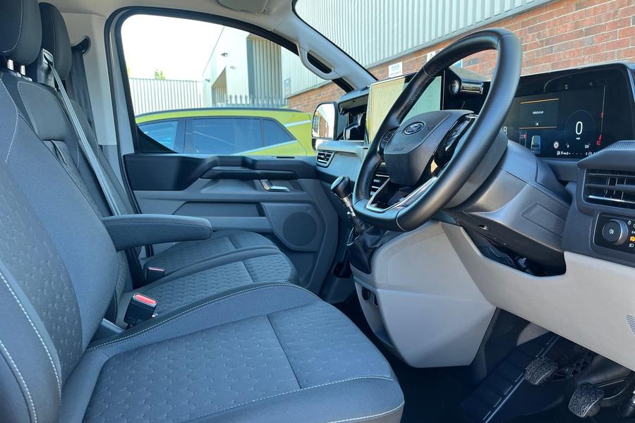 Ford TRANSIT CUSTOM Photo autoimg-65ec8e3bc36012cfbe5b77bfef98bb6dafb271d6.jpg