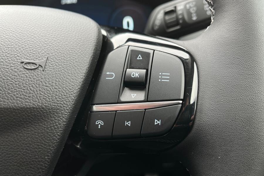 Ford Kuga Photo autoimg-65f2b42fffa8d1a76d6122859cb1c1712d707e2a.jpg