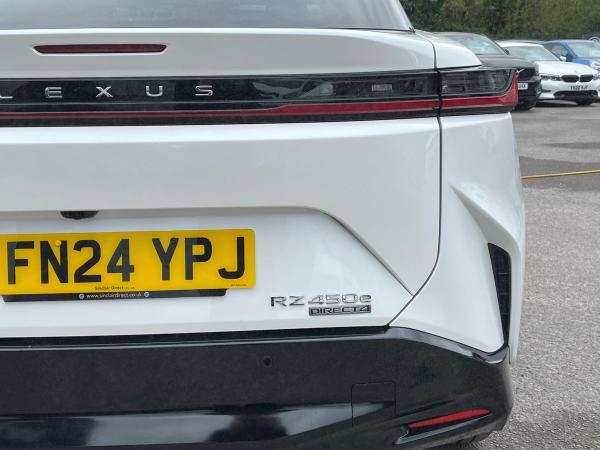 Lexus RZ Photo autoimg-65f7f0670847e5f2cc4a6a43af53b7083361a103.jpg