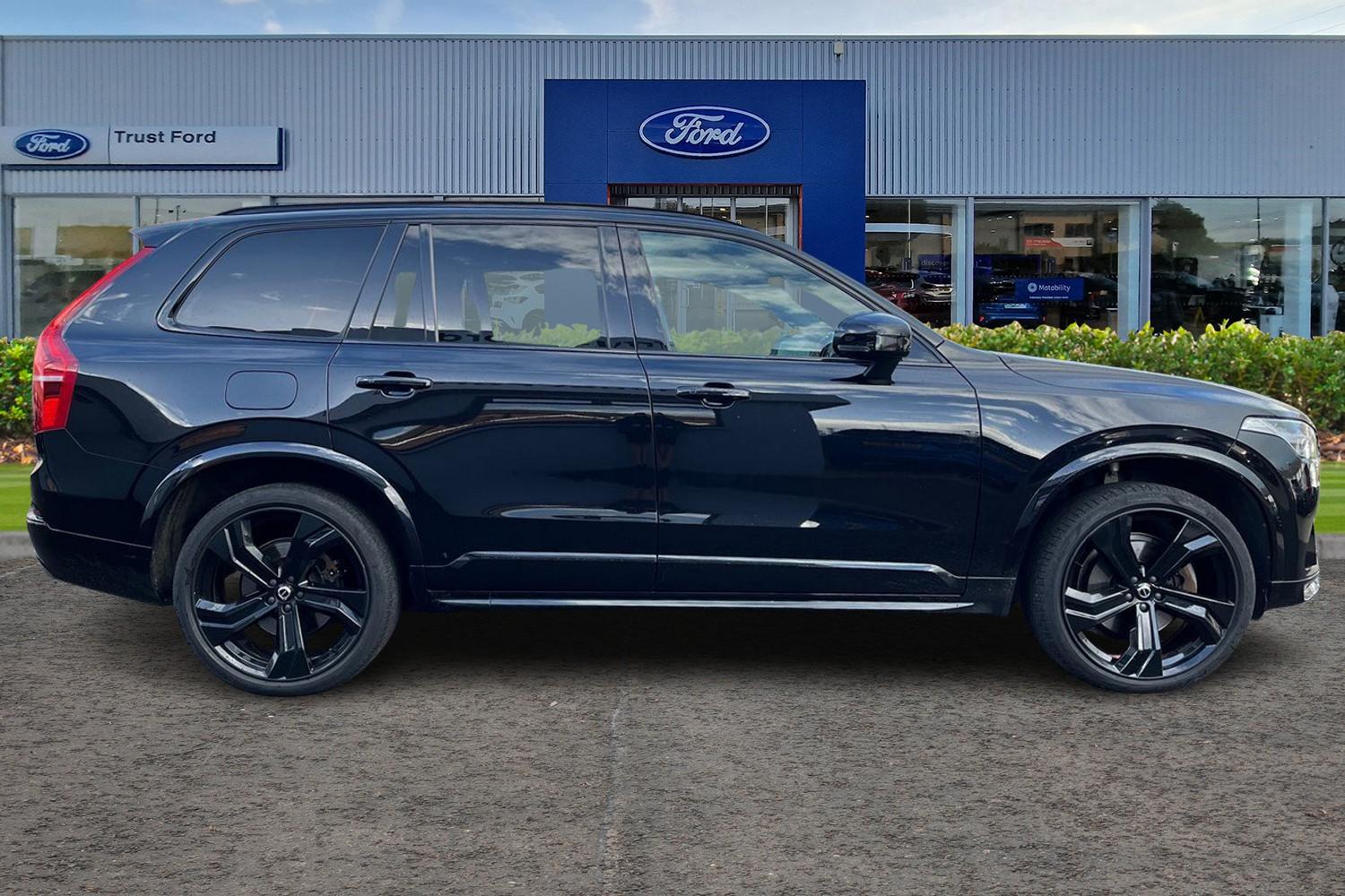 Volvo XC90 Photo 2