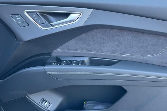AUDI Q4 e-tron Photo 40