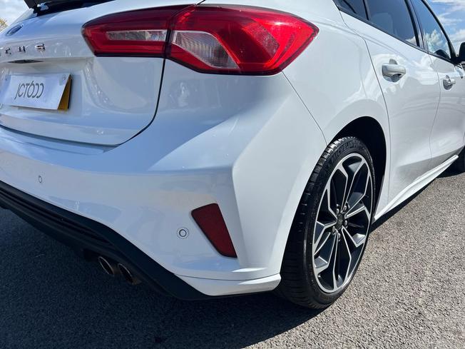 Ford Focus Photo 32