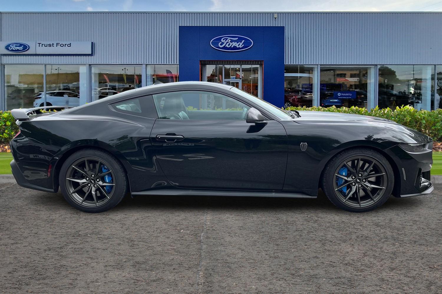 Ford Mustang Photo 2