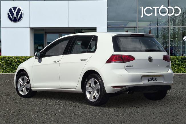 VOLKSWAGEN Golf Photo 3