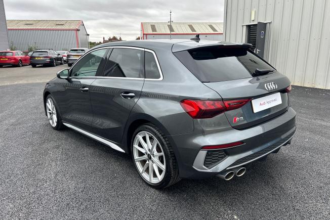 AUDI S3 Photo 23