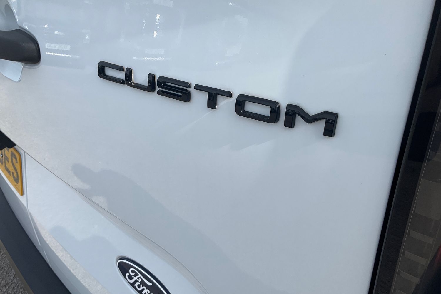 Ford E-Transit Custom Photo 18