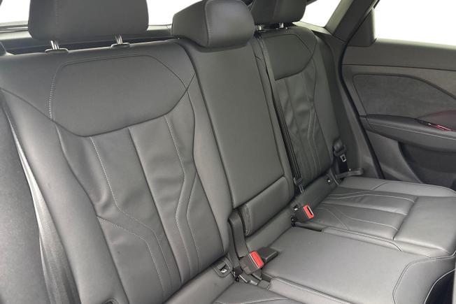 AUDI Q3 Photo 10