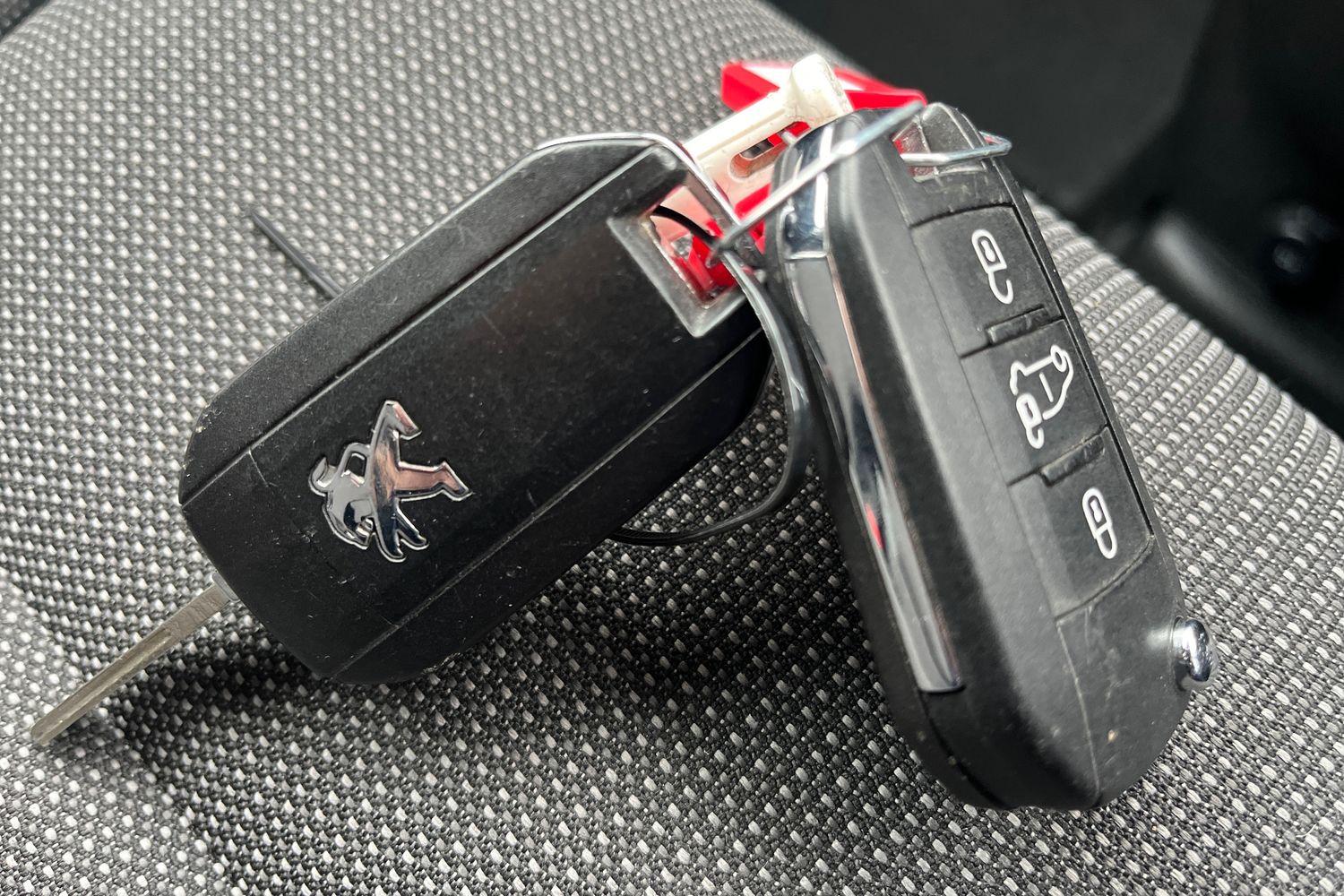 Peugeot PARTNER Photo 33