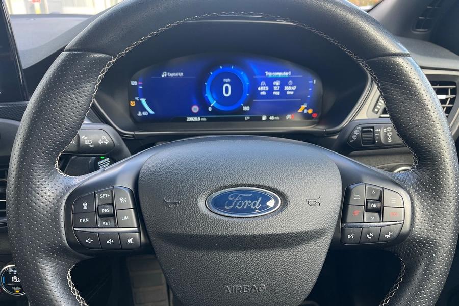 Ford FOCUS Photo autoimg-660a7388cbcbd501e4dca24a0128d581938d7edd.jpg