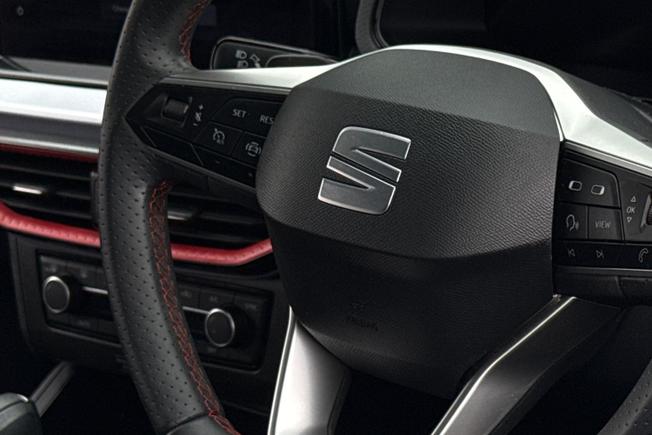 SEAT Ibiza Photo 39
