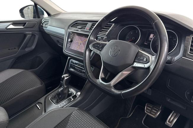 VOLKSWAGEN Tiguan Photo 6