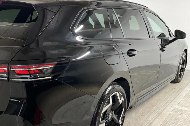 VOLKSWAGEN Passat Photo 37