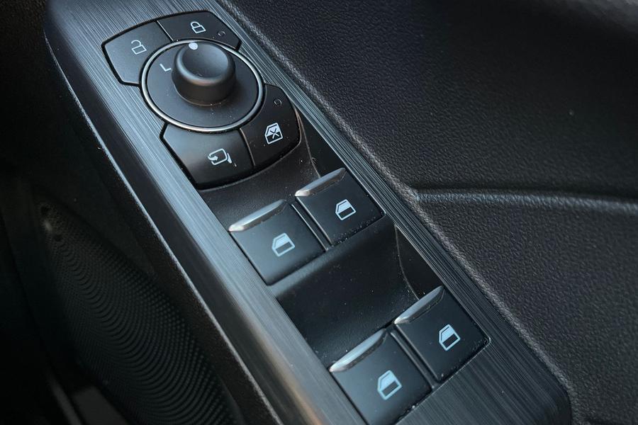 Ford KUGA Photo autoimg-66125bd1bceac59c22e923d334af8fccaf1e0550.jpg