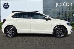 VOLKSWAGEN Polo Photo 4