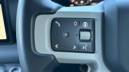 Land Rover Defender Photo autoimg-6616317fcded712b77375963e14094bce383d434.jpg