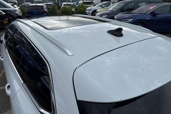 VOLKSWAGEN Passat Photo 21