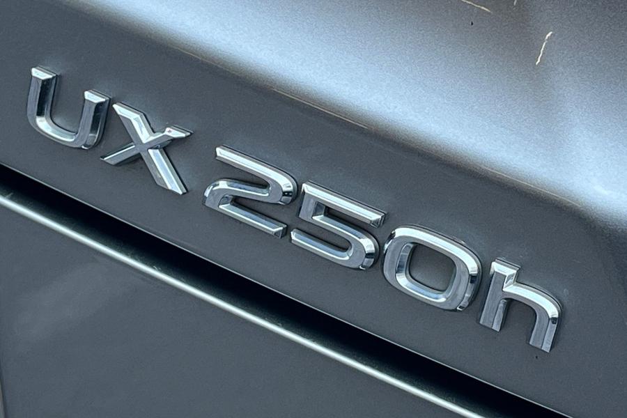 Lexus UX Photo autoimg-661a34d49fdbe5e12361af27762b407d4d1a76f8.jpg