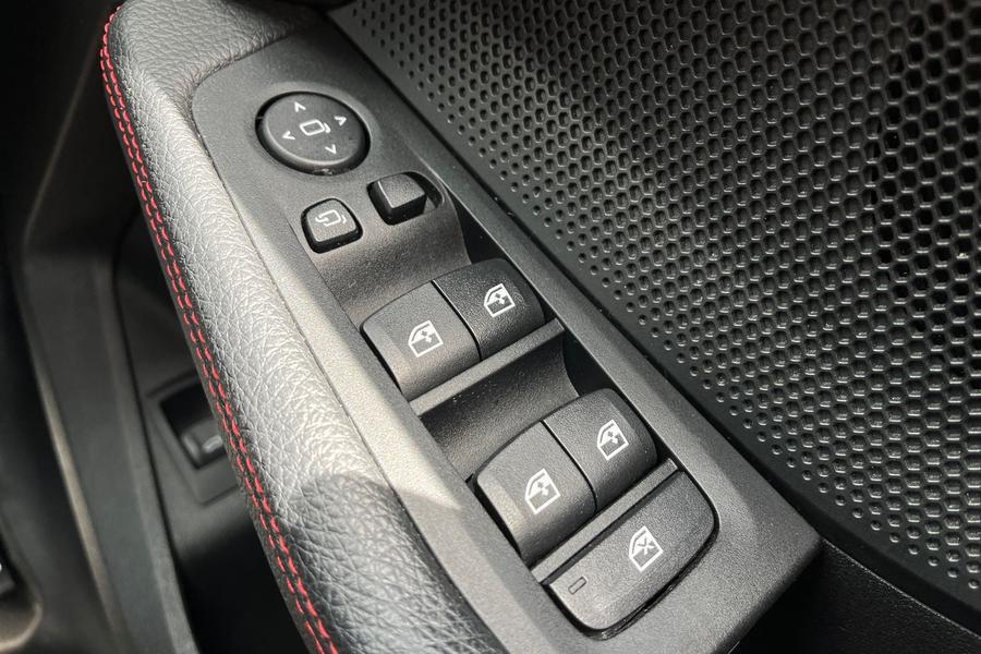 BMW 1 Series Photo autoimg-661b376c95f8a0e59ff19daf1c2a310f3c33b86a.jpg