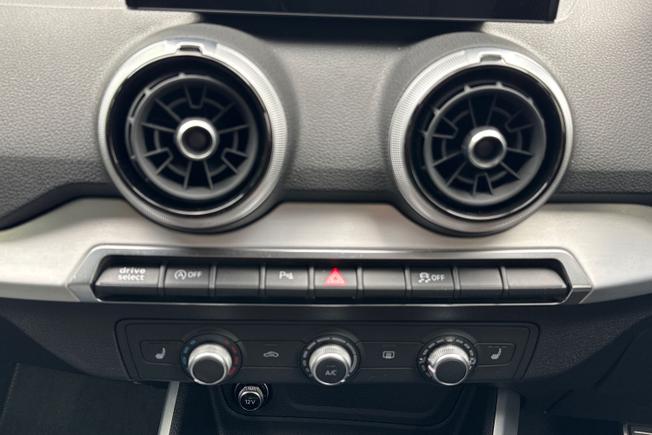 Audi Q2 Photo 22
