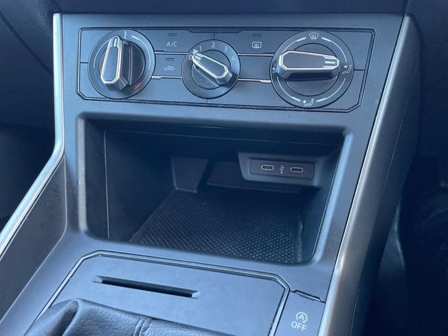 VOLKSWAGEN Polo Photo 28