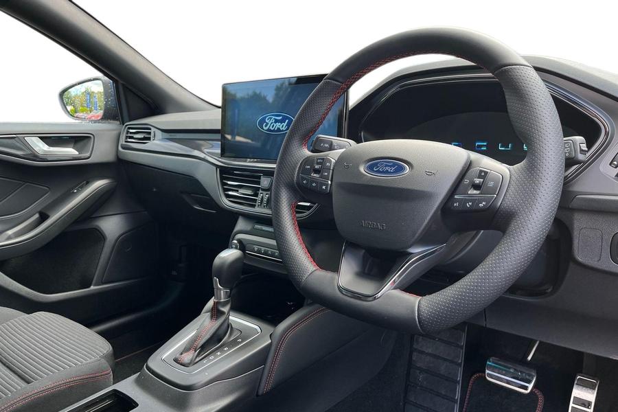 Ford Focus Photo autoimg-66323586f768004dda4e546b0eede9e3e4cc2c2c.jpg