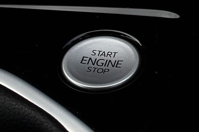 VOLKSWAGEN Golf Photo 25
