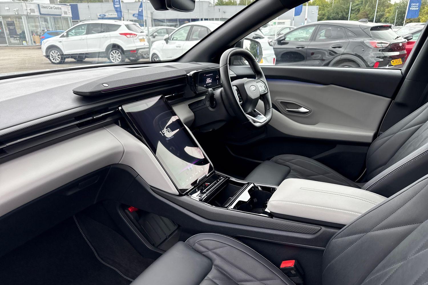 Ford Explorer Photo 17