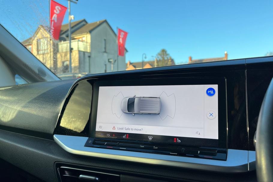 Used Ford TOURNEO CONNECT YGZ7612 29