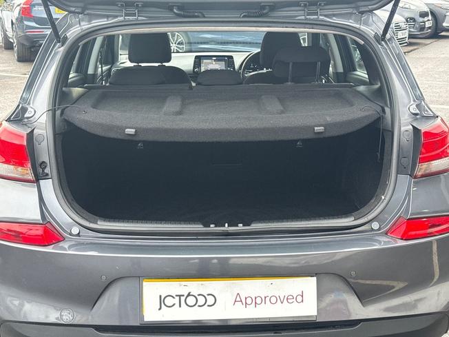HYUNDAI i30 Photo 12