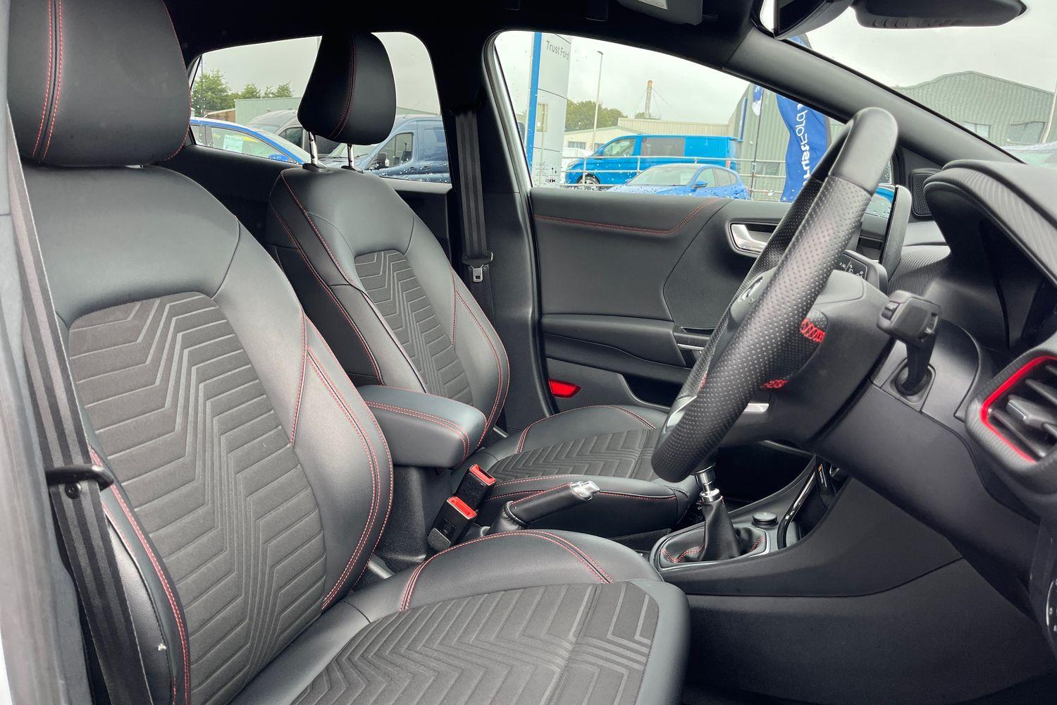 Ford PUMA Photo 16