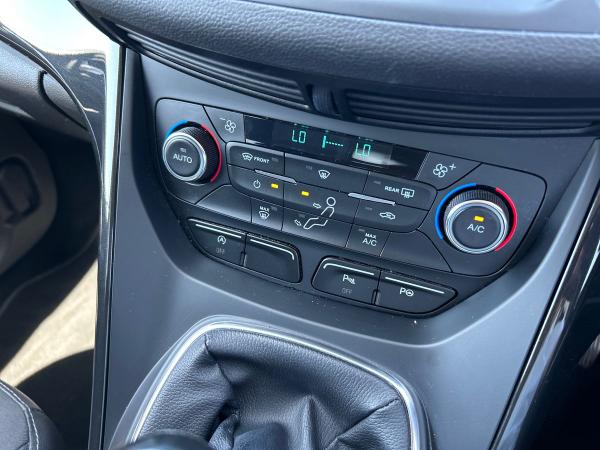Ford Kuga Photo autoimg-664db8983de9fca52741fe0d5e5c8889ffedfba6.jpg
