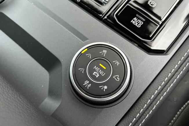 VOLKSWAGEN Touareg Photo 39