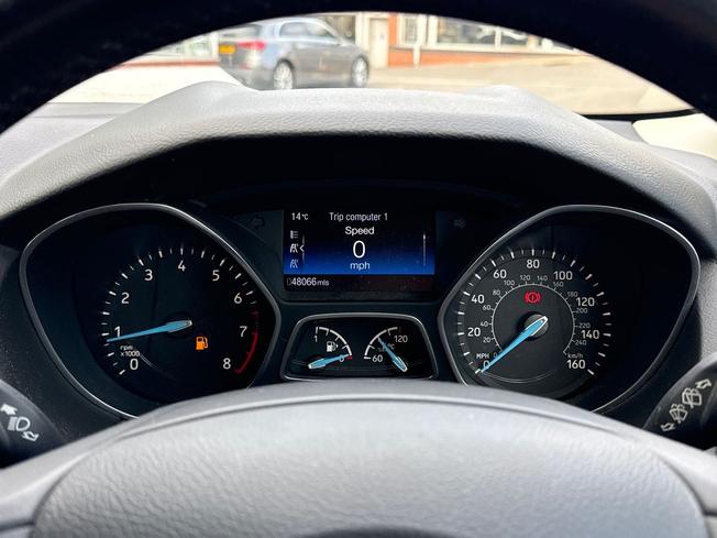 FORD Focus Photo 15