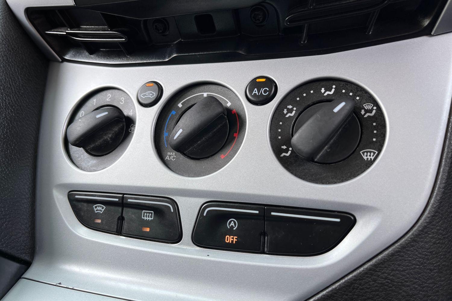 Ford Focus Photo 29