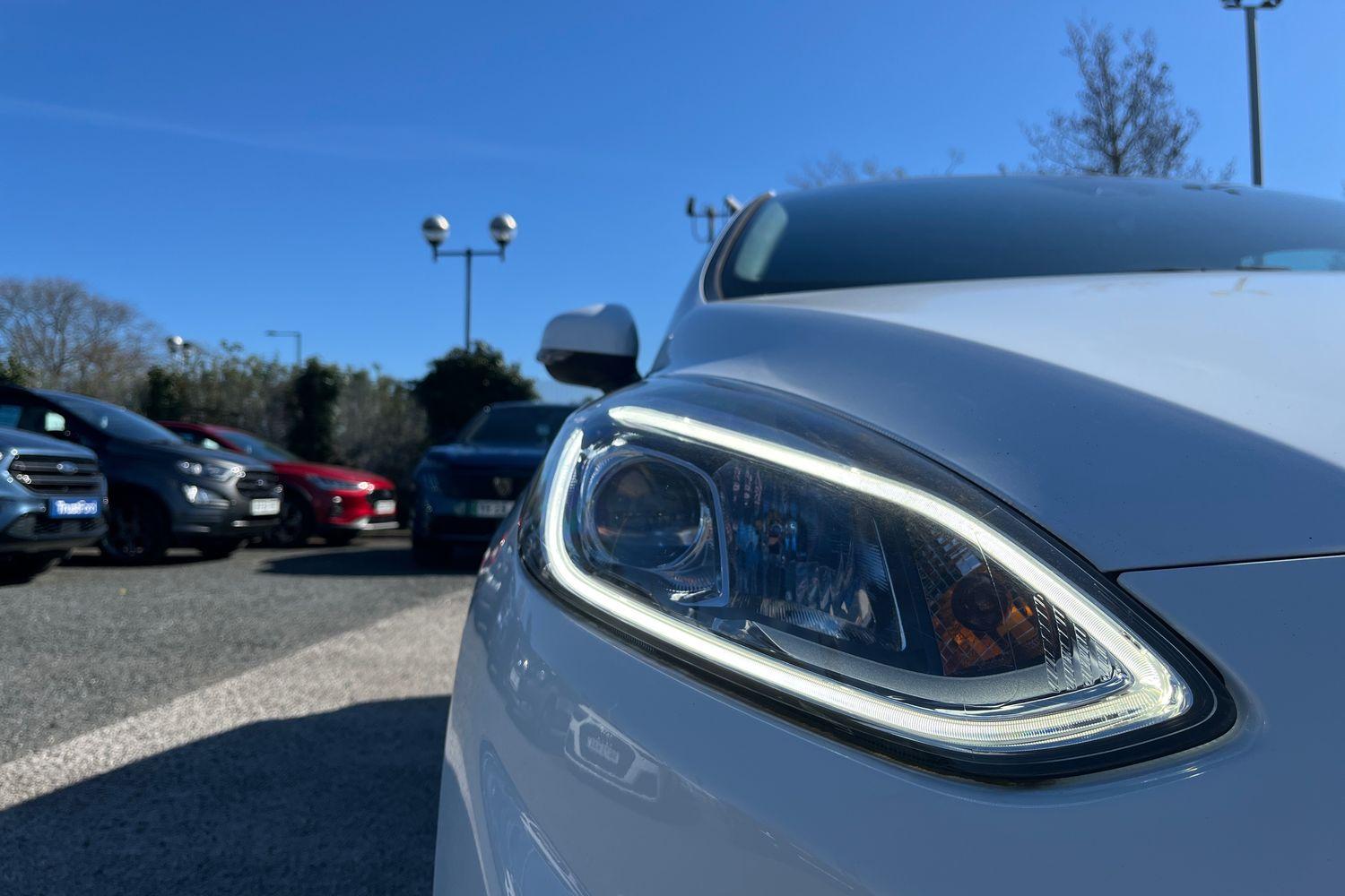 Ford FIESTA Photo 38