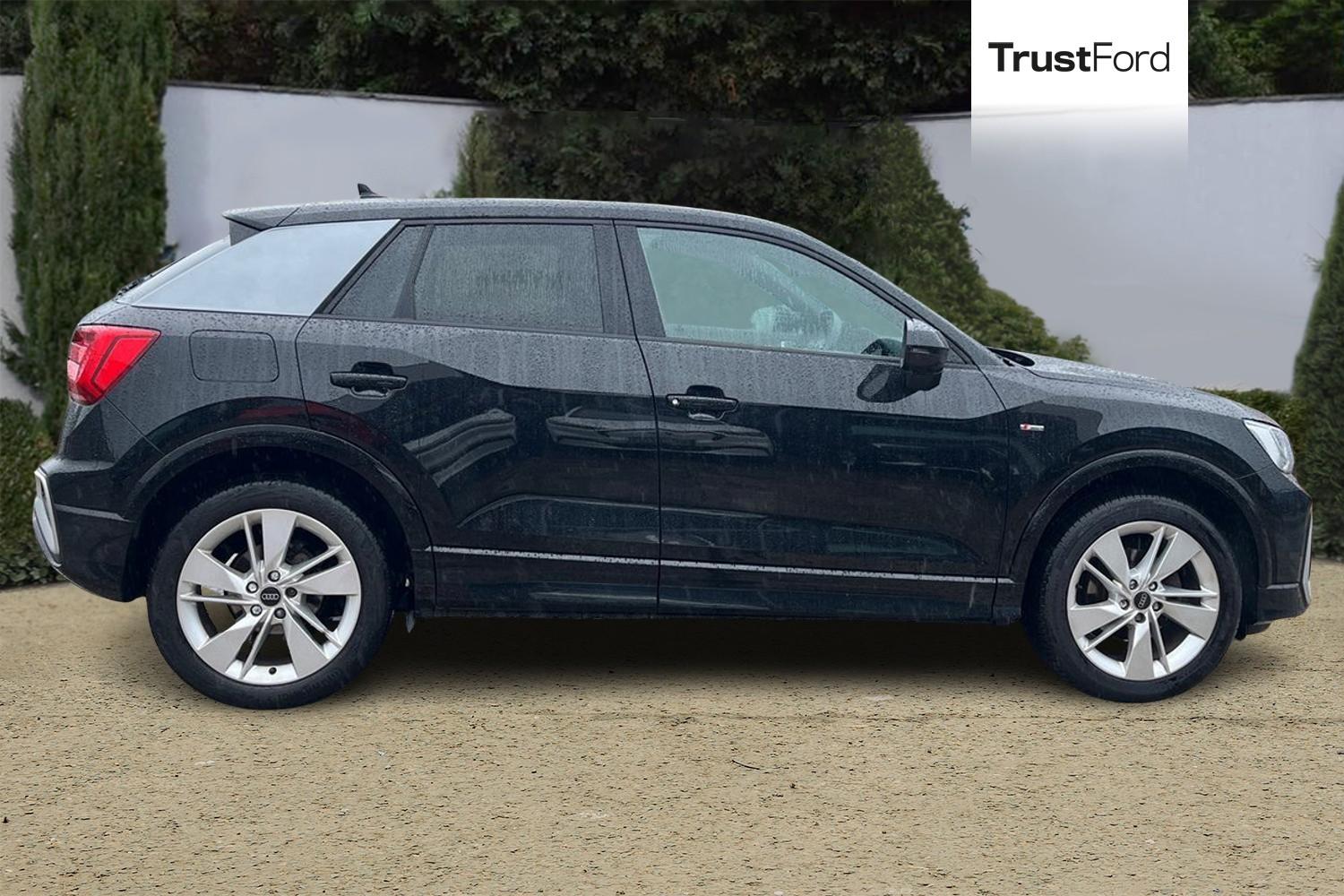 Audi Q2 Photo 2