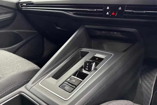 VOLKSWAGEN Golf Photo 23