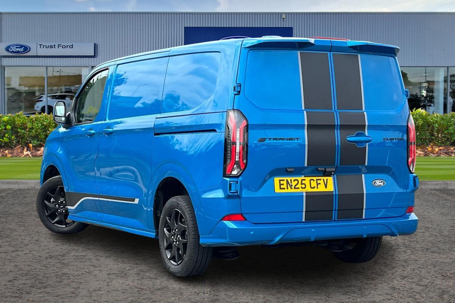 Ford E-Transit Custom Photo 1
