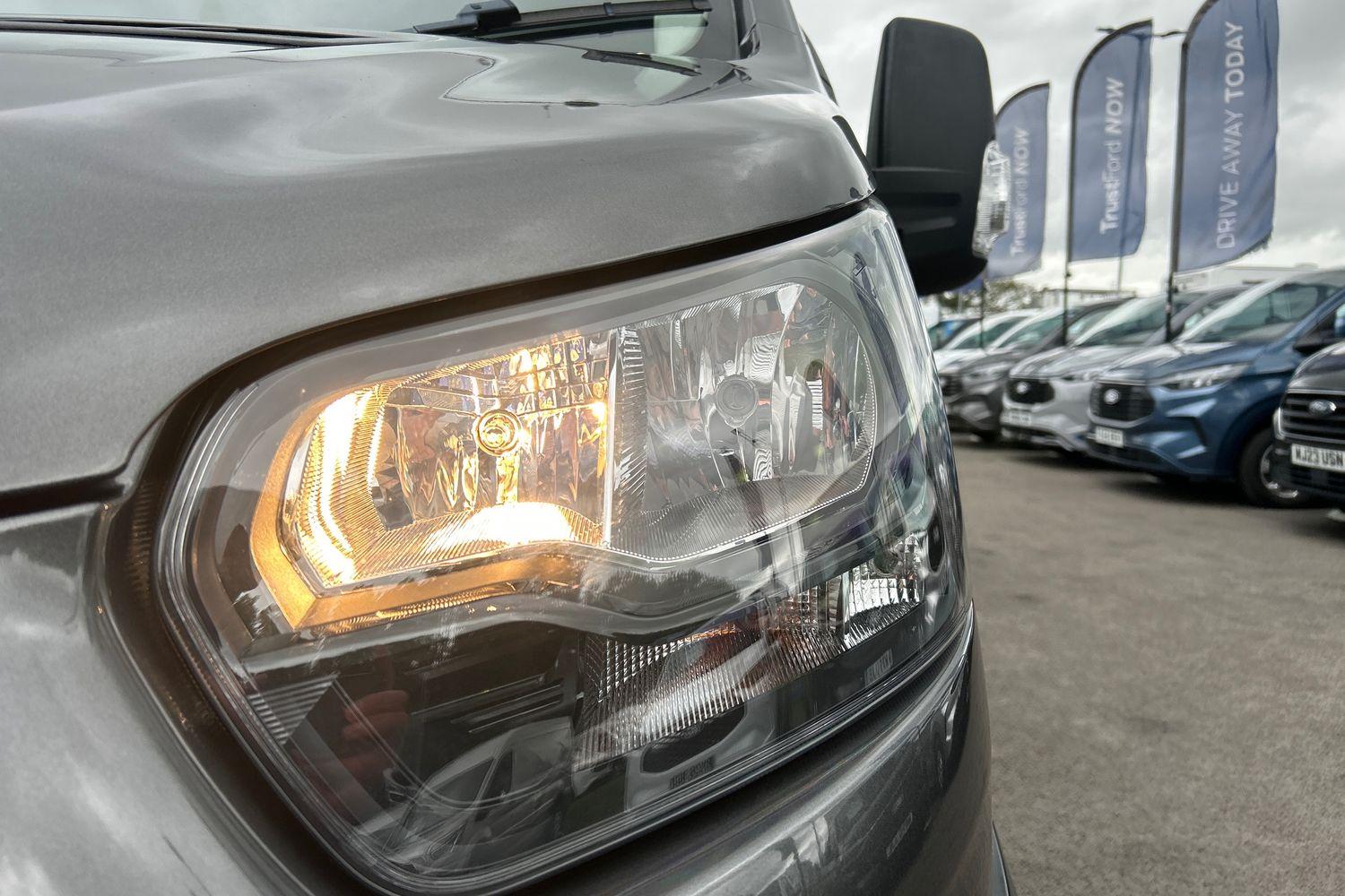 Ford TRANSIT Photo 21