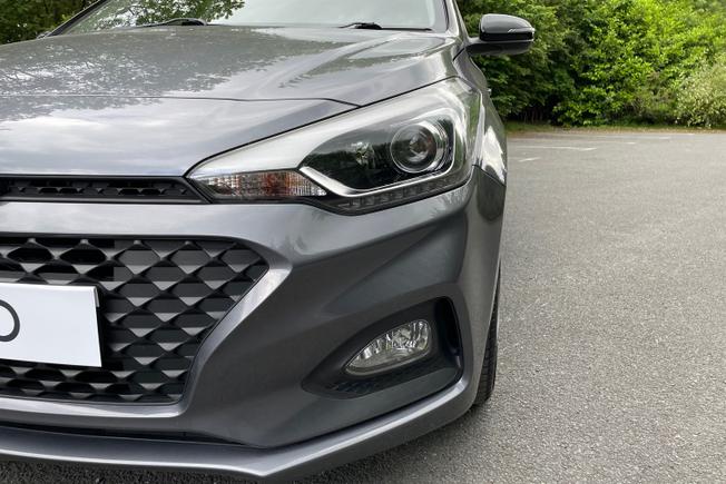 HYUNDAI i20 Photo 19