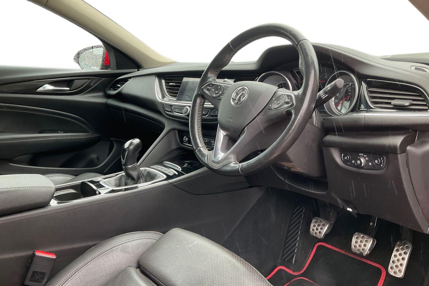 Vauxhall INSIGNIA Photo 8