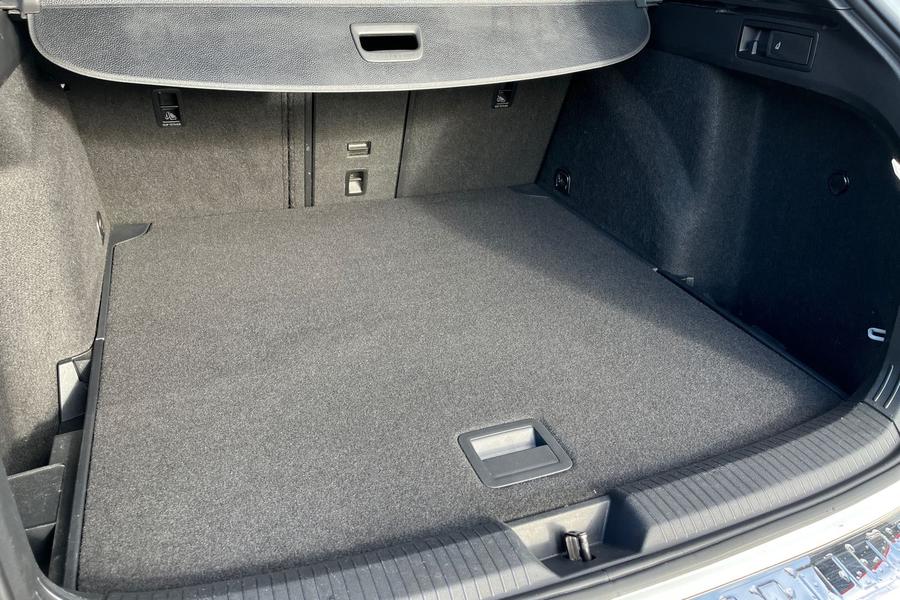 Volkswagen Golf Photo autoimg-6663668f257b5a9b8ff8bcb07fac56feebdd7959.jpg