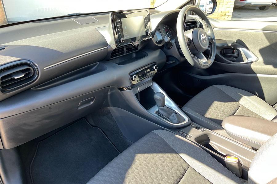Toyota YARIS Photo autoimg-666773bc86d139bd6bd7b743820166578587cccf.jpg