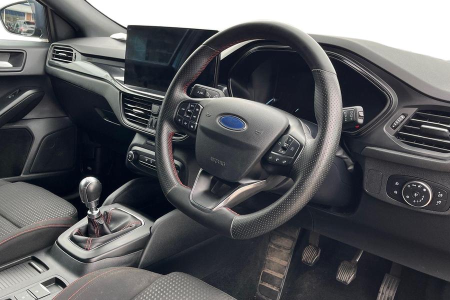 Ford FOCUS Photo autoimg-666e97786c4ee9de6db7b4616ddc945cf7f46c66.jpg
