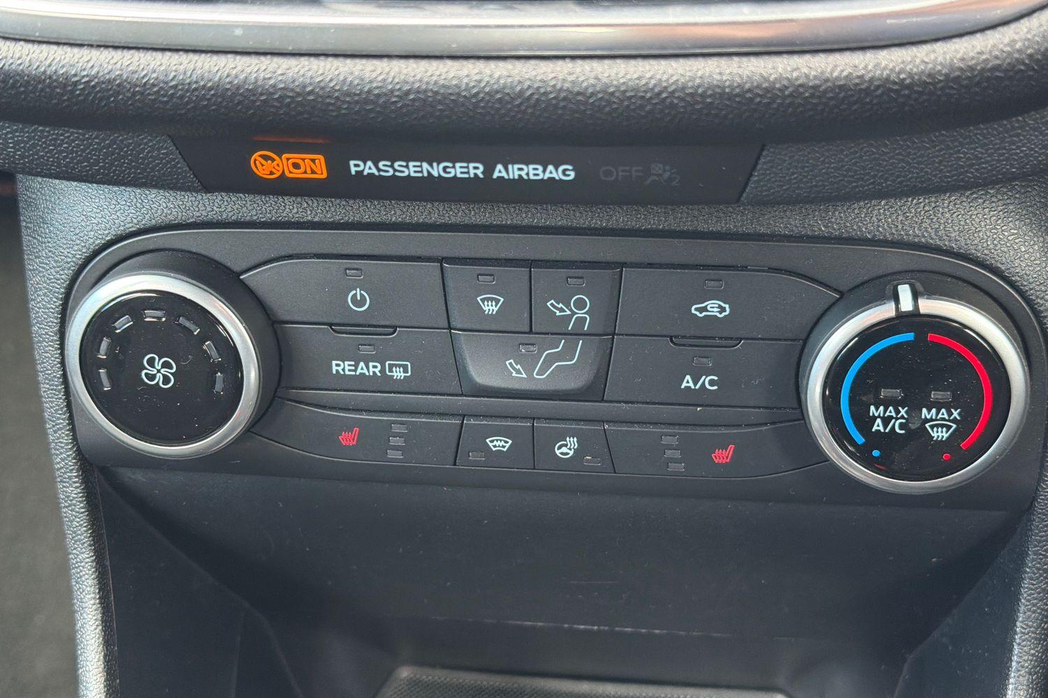 Ford FIESTA Photo 31