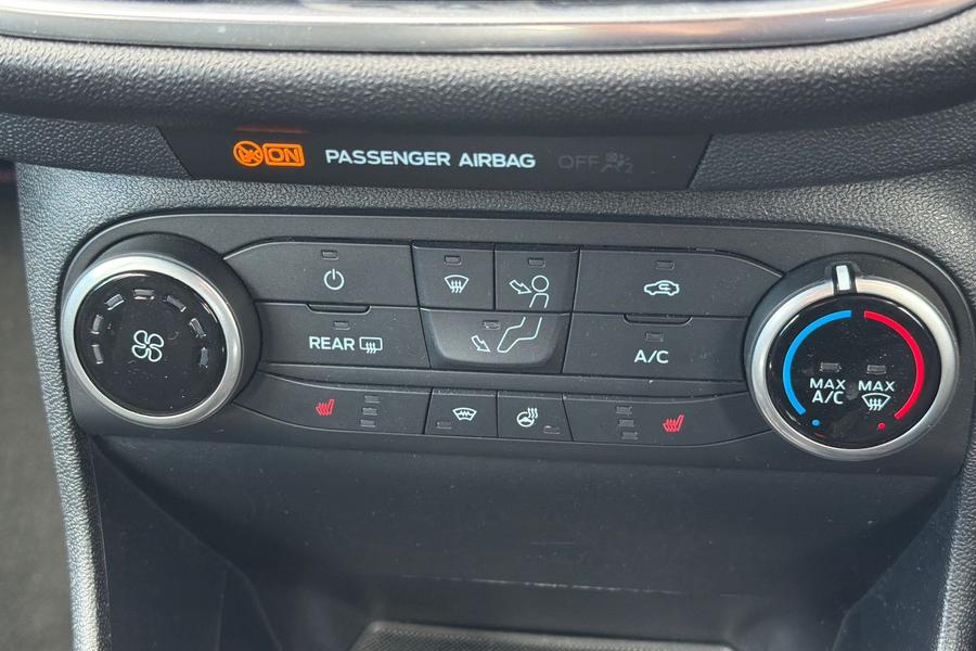 Ford FIESTA Photo autoimg-666eb3bb67f5415c051820bf5d52dbf1bc645a44.jpg