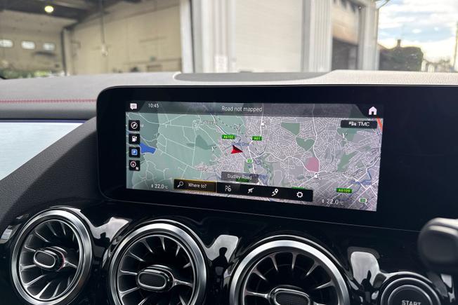 MERCEDES-BENZ Eqa Photo 14